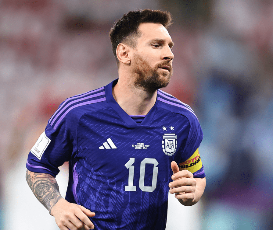 德罗巴重返赛场，险胜首场状态出色，TL观众沸腾！引发球迷热议(德罗巴怎么离开申花)