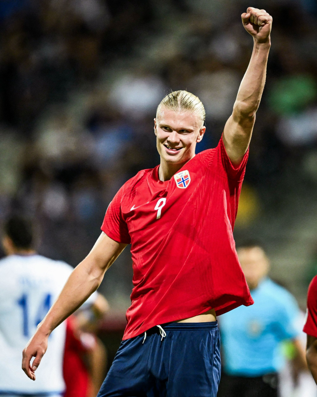 虎扑网-哈兰德重要时刻重返赛场，德国队带队取胜！再创辉煌时刻的简单介绍