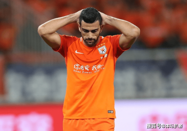 虎扑体育-关于清晨休斯敦火箭调整名单以备中超，官宣签约环节打磨，气氛紧张，心理建设被强调的信息