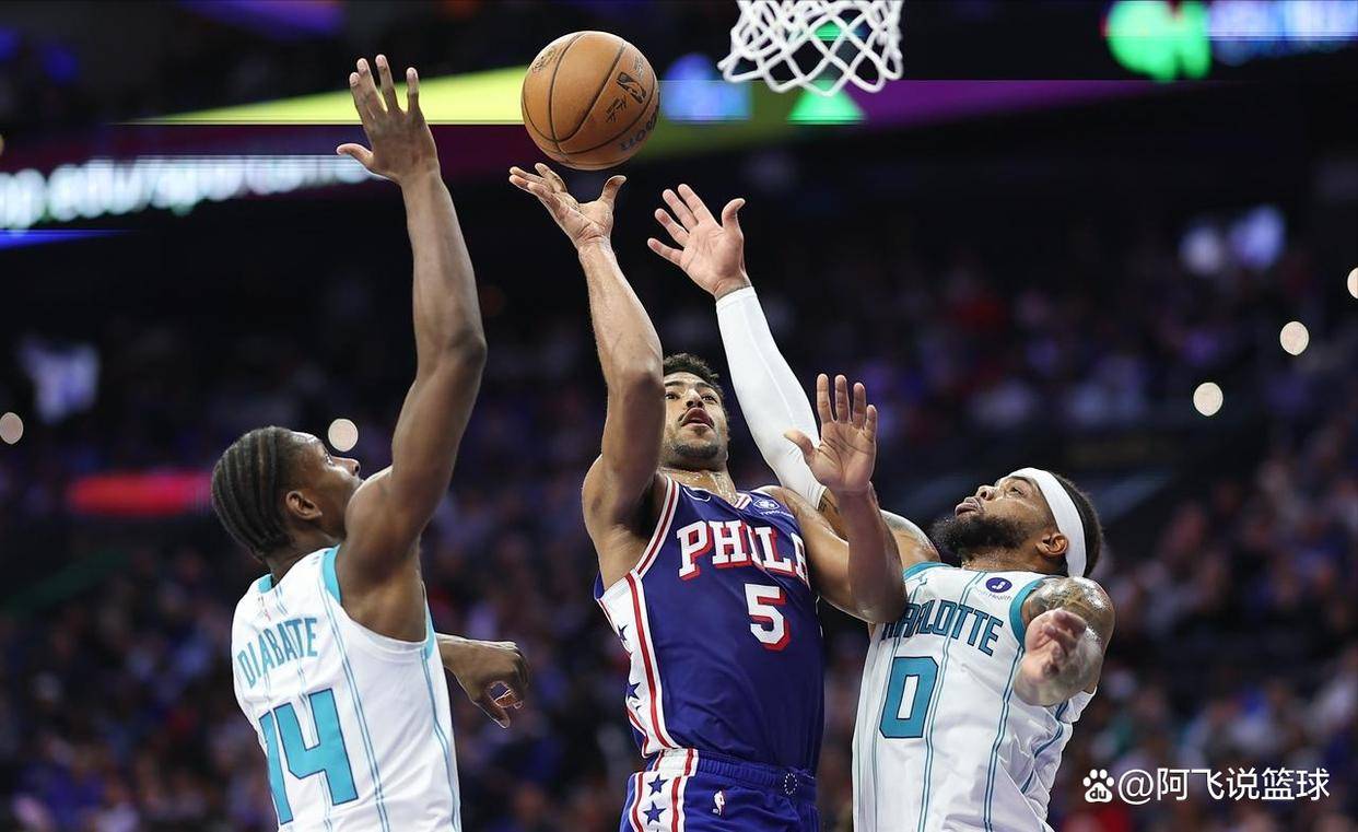 包含全明星赛今晚再迎强敌，夏洛特黄蜂主帅复盘，主帅态度：气氛紧张，训练强度明显提升的词条