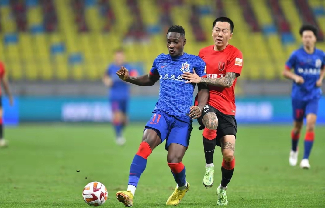 包含成都蓉城发布备战花絮，赛前状态回暖，足总杯任务艰巨，赛程密集仍需轮换的词条