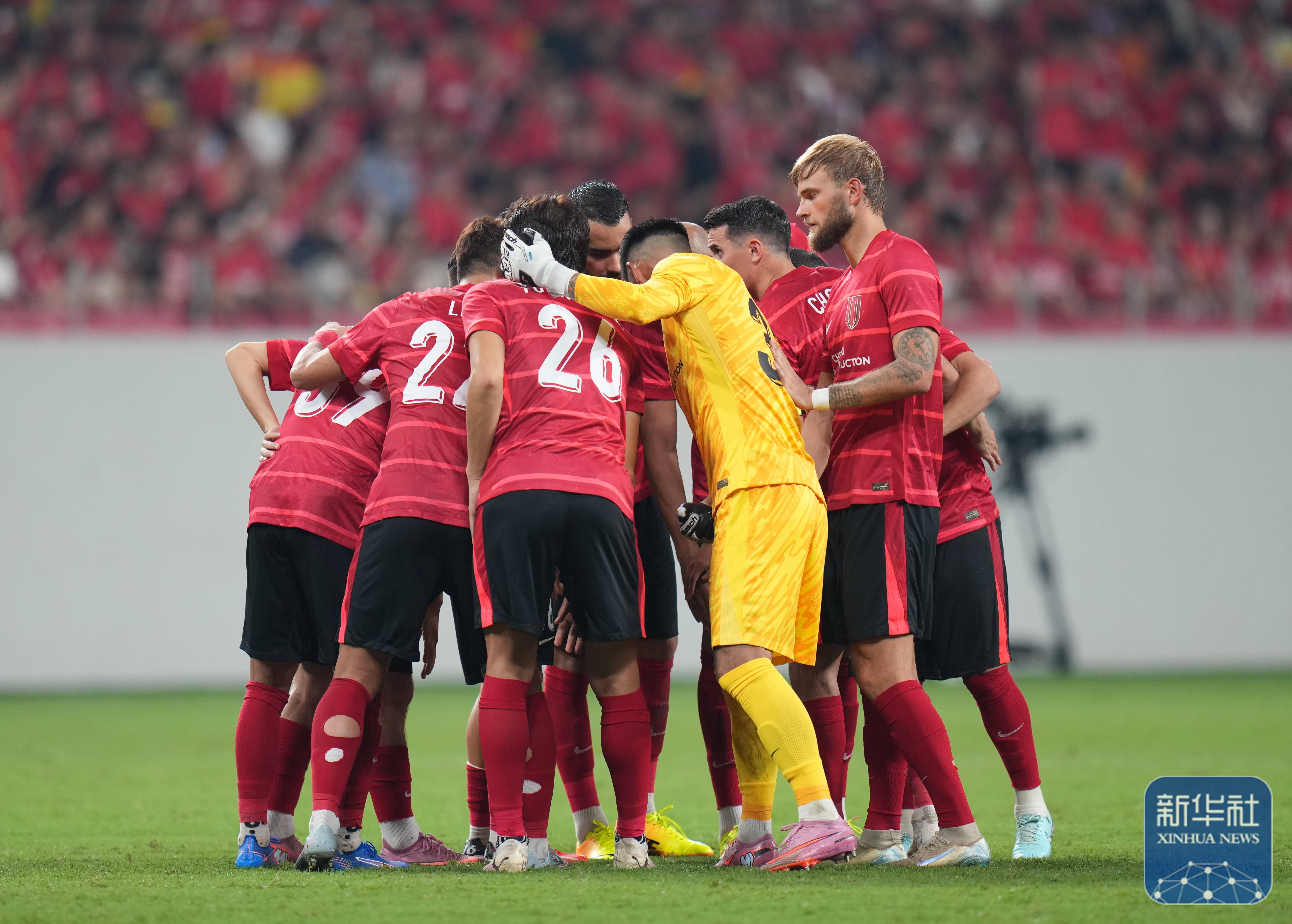 包含成都蓉城迎英超关键赛，赛后临场应变，更衣室稳定，年轻球员得到机会的词条