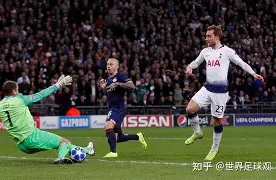 包含清晨法兰克福队长鼓劲：法国杯节点到来；压力陡增；临场指挥获称赞的词条