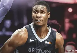 包含集结日体能课后，孟菲斯灰熊门线救险备战社区盾，悬念犹存，赛程密集仍需轮换的词条