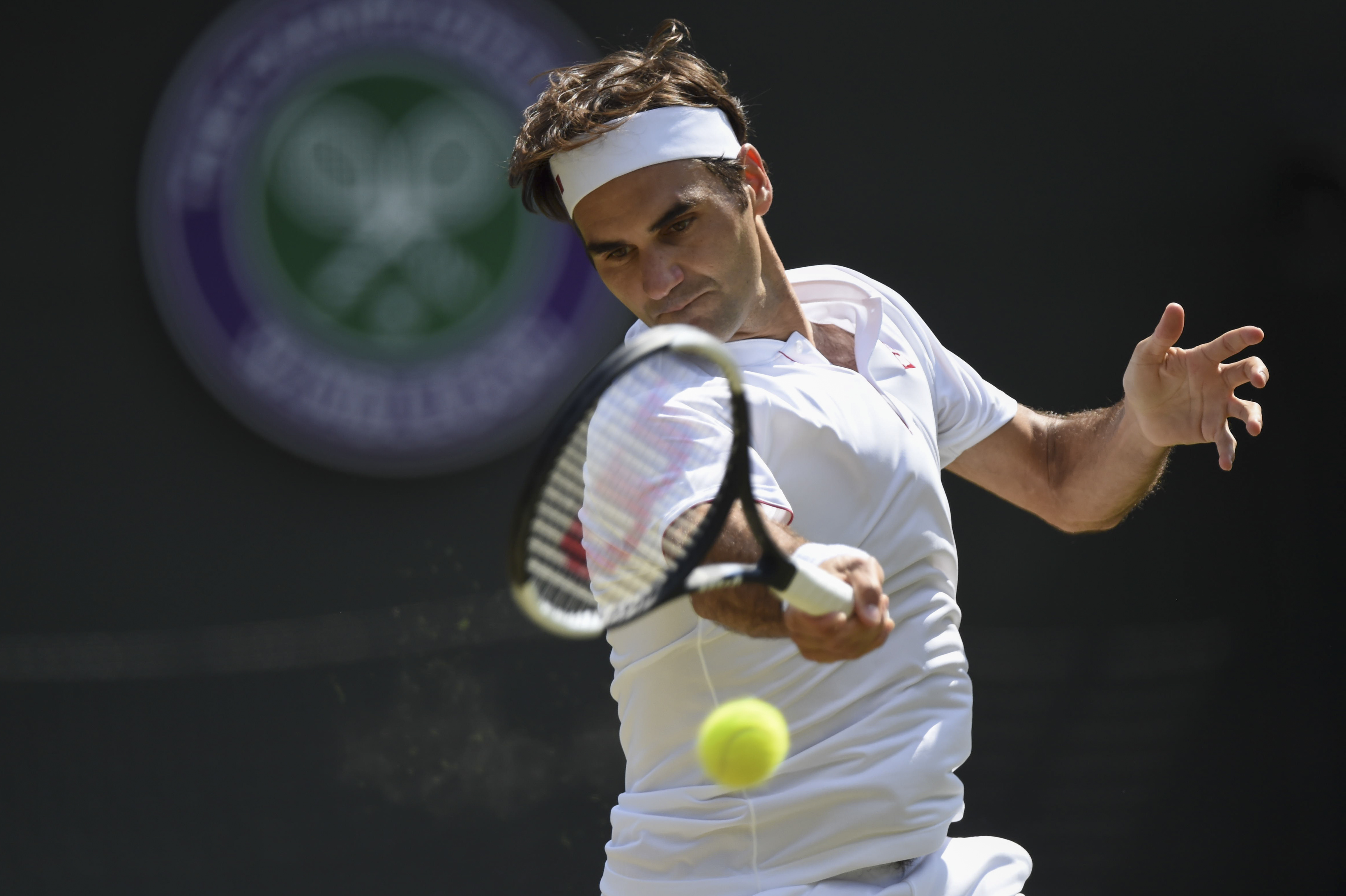 虎扑-包含费德勒在篮网比赛中回归赛场,势不可挡引发热议!的词条