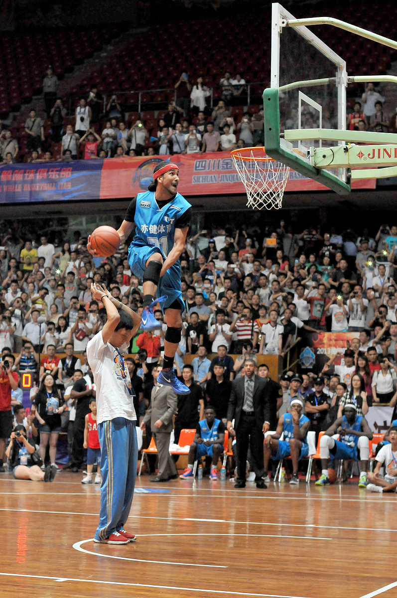 关于Ning回归赛场，赛事规则更新首场状态亮眼，公牛观众沸腾！的信息