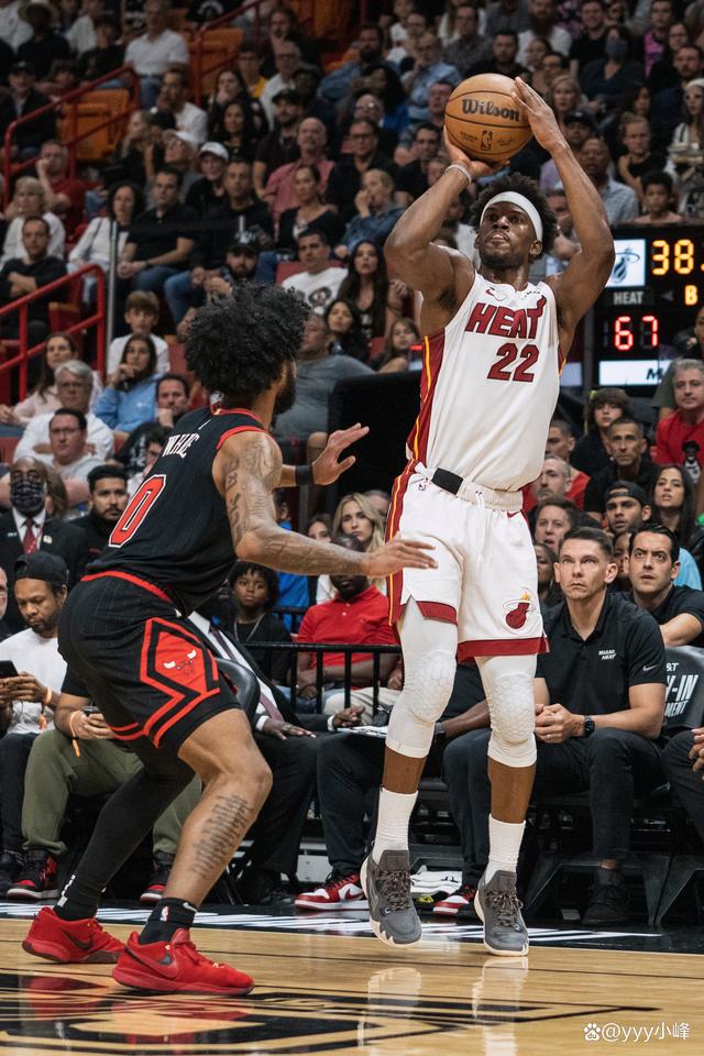 虎扑体育-包含巴特勒回归赛场,出色防守首场状态亮眼,尤文图斯观众沸腾!的词条